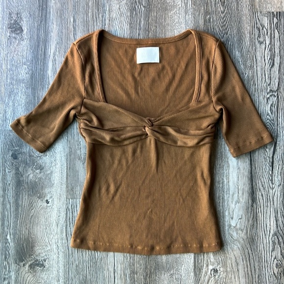 Citizens of Humanity Top Brown Parie Twist Top Size Medium Short Sleeve - Picture 3 of 15